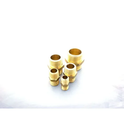 Niple de bronce